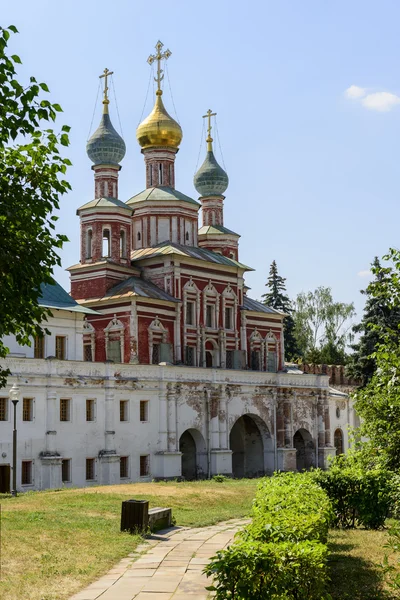 Живописный вид на Московский Новодевичий монастырь — стоковое фото