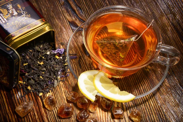 Tea összetétele a fából készült háttér — Stock Fotó