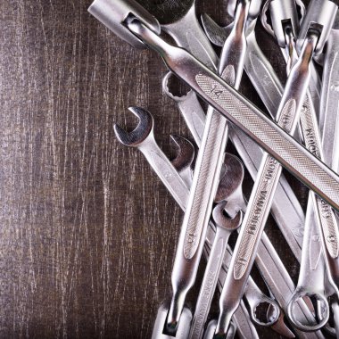 metal bir arka plan üzerinde anahtarı