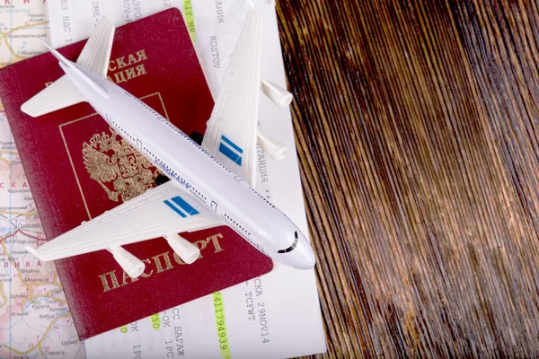 Concept de voyage avec documents d'argent et carte — Photo