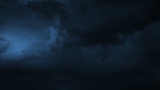 Nuages d'orage la nuit avec la foudre. HD 1080 .