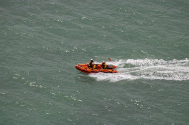 Doğu Sussex, Beachy Head, İngiltere 10 Temmuz 2019: HM Sahil Güvenlik Tekne Ekibi ve Sussex Polisi, dünyanın en yaygın intihar noktalarında meydana gelen bir olaya katıldı: