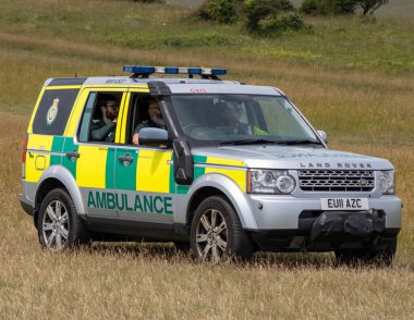 Doğu Sussex, Beachy Head, İngiltere 10 Temmuz 2019: Beachy Head kayalıklarında meydana gelen bir olaya katılan Land Rover Ambulansı.