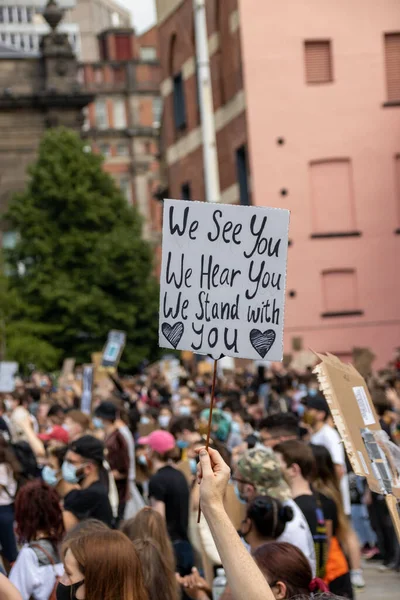 Leeds Czerwca 2020 Protestujący Przeciwko Czarnemu Życiu Centrum Leeds City — Zdjęcie stockowe