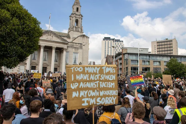 Leeds Czerwca 2020 Protestujący Przeciwko Czarnemu Życiu Centrum Leeds City — Zdjęcie stockowe