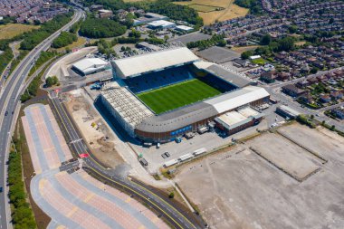Leeds, West Yorkshire, İngiltere 'deki Elland Road futbol stadyumunun havadan çekilmiş fotoğrafı, Leeds United Futbol Kulübü' nün otoparktaki çalışmalarını gösteriyor.