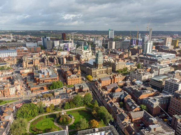 Zdjęcie Lotnicze Zrobione Centrum Leeds Wielkiej Brytanii Pokazujące Typowe Brytyjskie — Zdjęcie stockowe