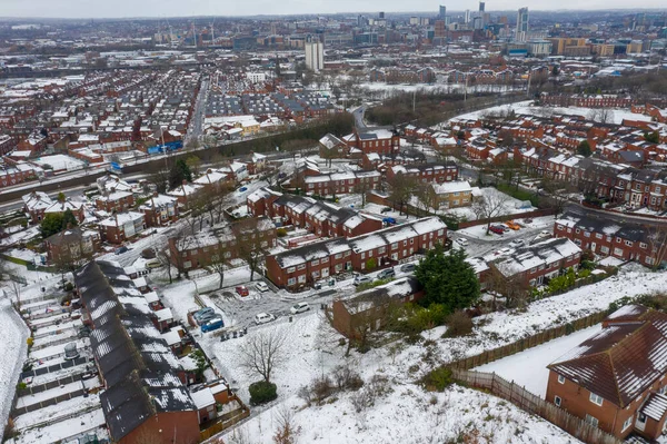 Luftbild Eines Verschneiten Tages Der Stadt Leeds Großbritannien Zeigt Reihenhäuser — Stockfoto