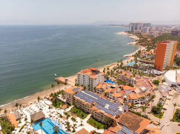 멕시코에 아름다운 해변과 푸에르토발라 호텔의 도시는 할리스코주에 태평양 연안에 — 스톡 사진