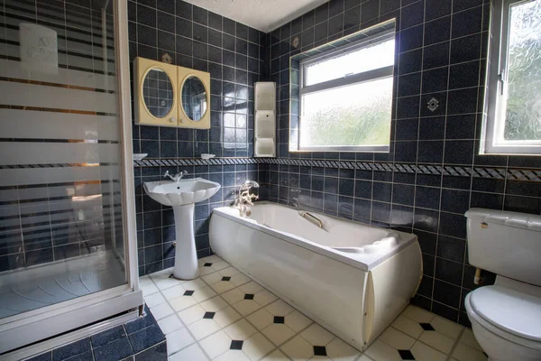 Vecchio Stile Bagno Interno Tipico Britannico Vecchio Stile Bagno Mostrando — Foto Stock