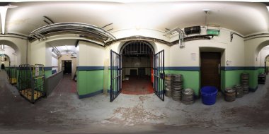 360 derece panoramik küre fotoğrafı tarihi Leeds Belediye Binası bodrumunun içini gösteriyor. Demir kapılı.