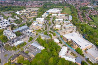 York Üniversitesi 'nin New York şehrinin North Yorkshire şehrindeki hava fotoğrafı, İngiltere Akademik Eğitim ve Araştırma Kurumu, modern bir kampüs ve üniversitelerle 1963 yılında kuruldu..