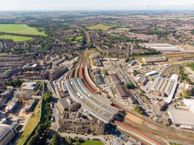 Kuzey Doğu İngiltere 'de bulunan ve Antik Romalılar tarafından kurulan York şehrinin hava fotoğrafı, nehir boyunca yer alan ana kasaba merkezini gösteriyor..