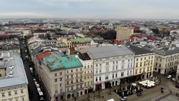 Filmagem Aérea Uma Rua Típica Polônia Cracóvia Mostrando Edifícios Estilo — Vídeo de Stock