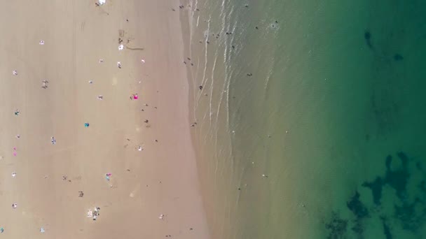 Luftaufnahmen Vom Schönen Strand Von Whitby Vereinigten Königreich North Yorkshire — Stockvideo