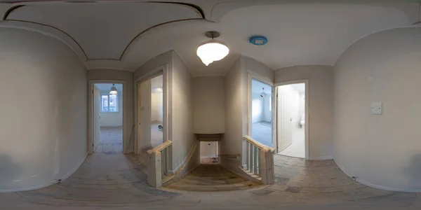 360 derece panoramik küre. Eski bir İngiliz teras binasında yapılan çalışmaların fotoğrafı. Koridor ve ana merdivenleri gösteriyor.