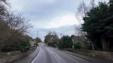 Spofforth, Kuzey Yorkshire UK, 24 Şubat 2026: Harrogate North Yorkshire İngiltere 'deki Spofforth köyünün trafik kamerası tarzı görüntüleri