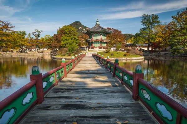 Hösten på Gyeongbokgung Palace — Stockfoto