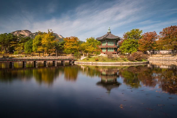 Herfst bij Gyeongbokgung Paleis — Stockfoto