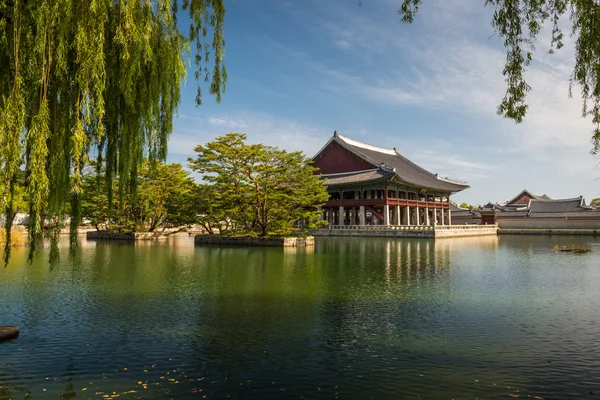 Otoño en el Palacio Gyeongbokgung —  Fotos de Stock