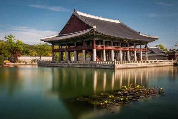 Otoño en el Palacio Gyeongbokgung —  Fotos de Stock