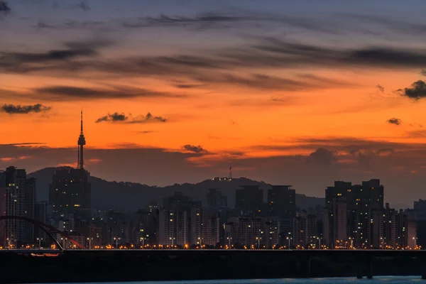 Gryning över Seoul — Stockfoto