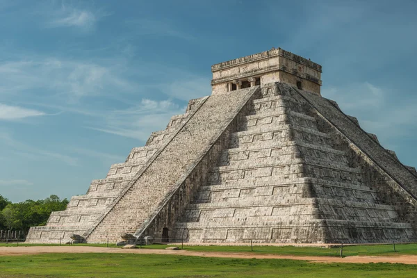Pyramid of Kukulcan — Stock Photo, Image