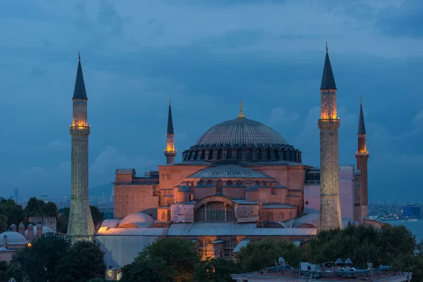 Hagia Sophia在晚上 — 图库照片