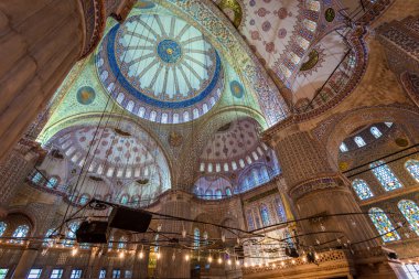 Mavi Cami 'nin içinde.