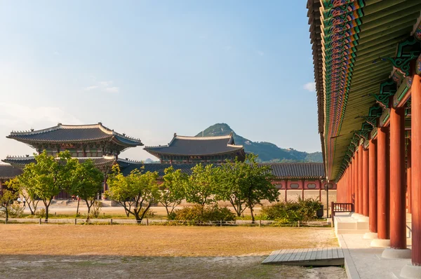 Pałac gyeongbokgung — Zdjęcie stockowe