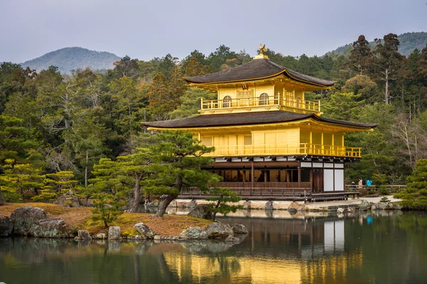 Pavilhão dourado — Fotografia de Stock