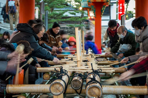 Tvagning på Fushimi Inari — Stockfoto