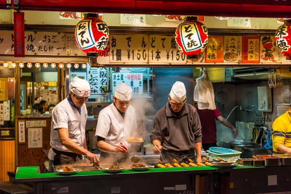 夜遅くの食事 — ストック写真