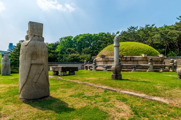 Seonjeongneung 皇家陵墓 — 图库照片