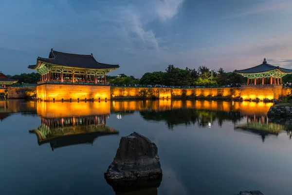 Estanque de Anapji al atardecer —  Fotos de Stock