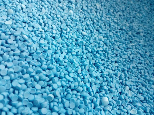 Sulama hortumlarının üretimi için mavi plastik granüller