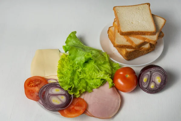 Інгредієнти Бутербродів Знаходяться Столі Хліб Шинка Сир Овочі Концепція Фаст — стокове фото