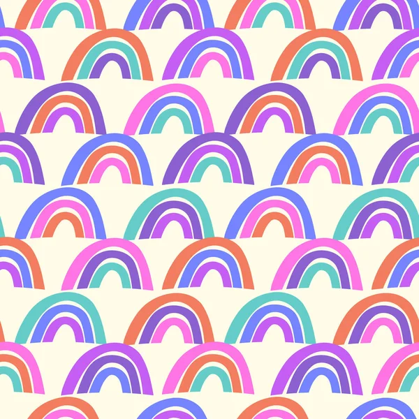 Trendiges nahtloses Muster mit buntem Regenbogen auf farbigem Hintergrund. Design für Einladung, Plakat, Karte, Stoff, Textil, Stoff. Nette Urlaubsillustration für Baby. Skandinavischer Doodle-Stil — Stockvektor