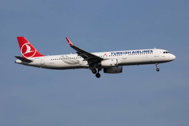 Türk Havayolları Airbus A321 TC-JTK yolcu uçağı İstanbul Atatürk Havalimanı 'na iniş yaptı.