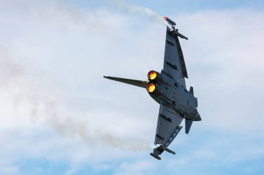 Zeltweg, Avusturya - 3 Eylül 2022: Avusturya Hava Kuvvetleri Eurofighter Typhoon. Askeri savaş uçağı hava üssünde. Uçuş operasyonu. Havacılık ve uçak. Hava savunması. Uç ve uç.