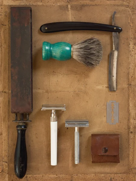 Flat Lay of Shaving Equipment on vintage Background — Stock Photo, Image