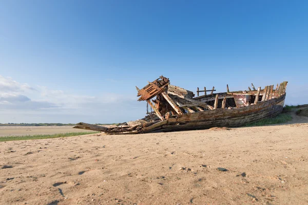 Old Boat at Low Tide in France, Normandy — Stock Photo, Image