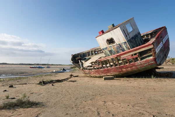 Old Boat at Low Tide in France, Normandy — Stock Photo, Image