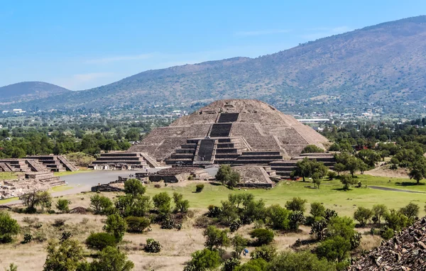 Pirámide de la Luna, Teotihuacán, México — Foto de Stock