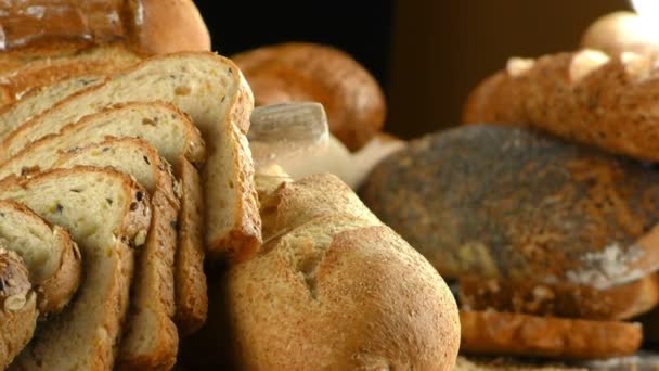 Köstliche Mischung aus Brotkonzept — Stockvideo