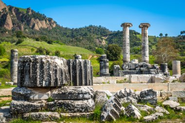 Artemis Tapınağı Yunan Efes ve Sardis yakınındaki