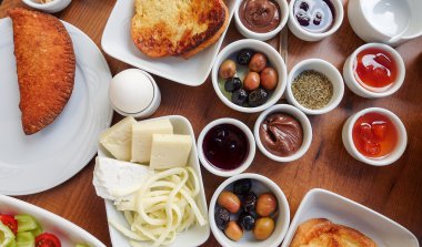 Geleneksel zengin Türk Kahvaltı