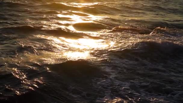 Das Meer und die Reflexion des Sonnenlichts — Stockvideo