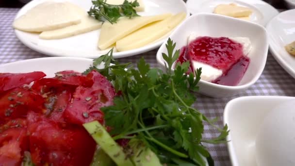 Pequeno-almoço turco delicioso tradicional — Vídeo de Stock
