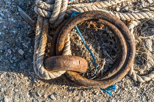 Rope and Chain in Dock — Stock Photo, Image